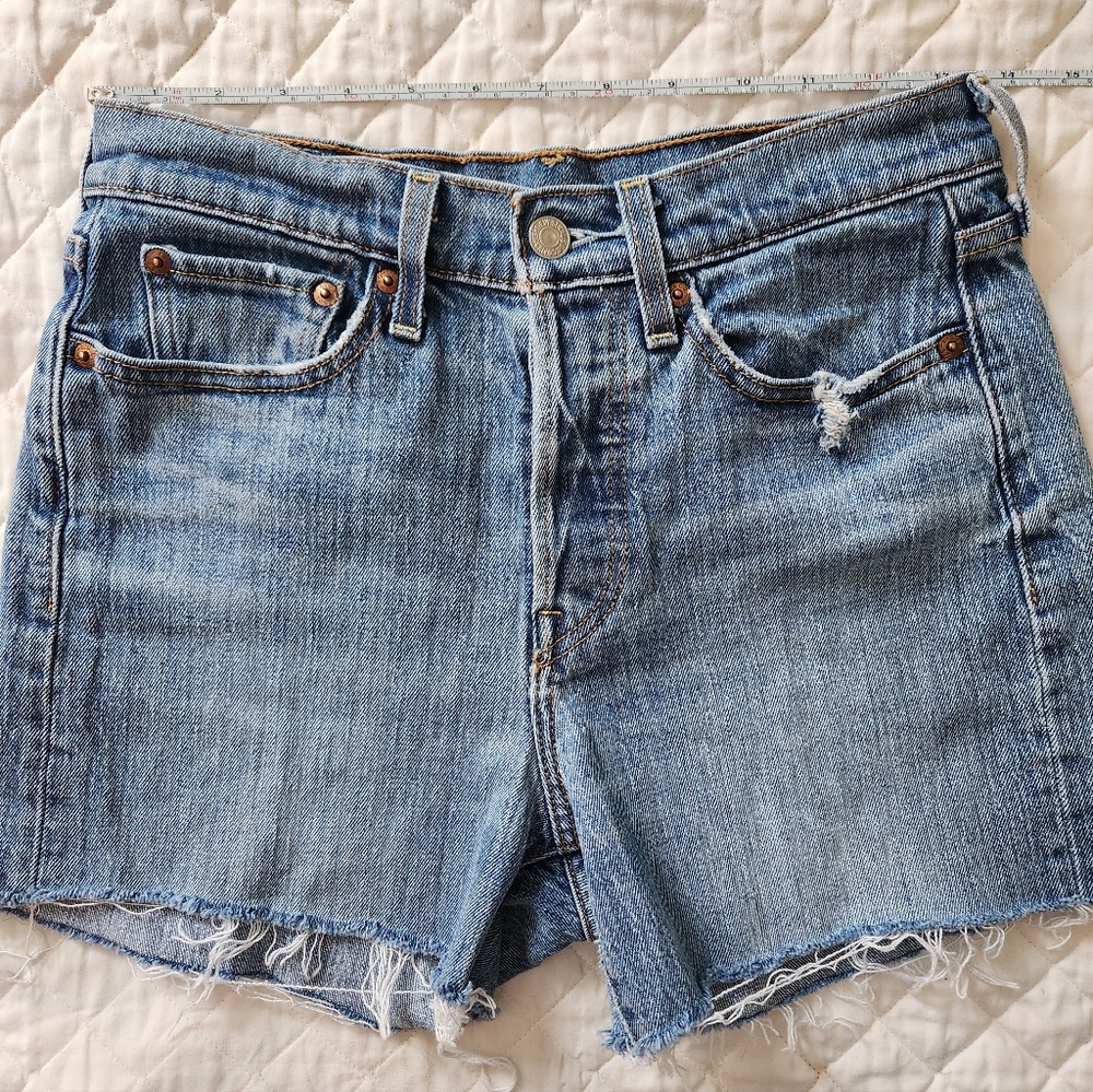 LEVIS Button Fly Cutoff Shorts 27